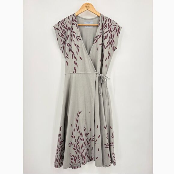 Tonlé Short Sleeve Wrap Dress, Sz Small, Gray Leaf Print Sustainable Artsy - Picture 1 of 2